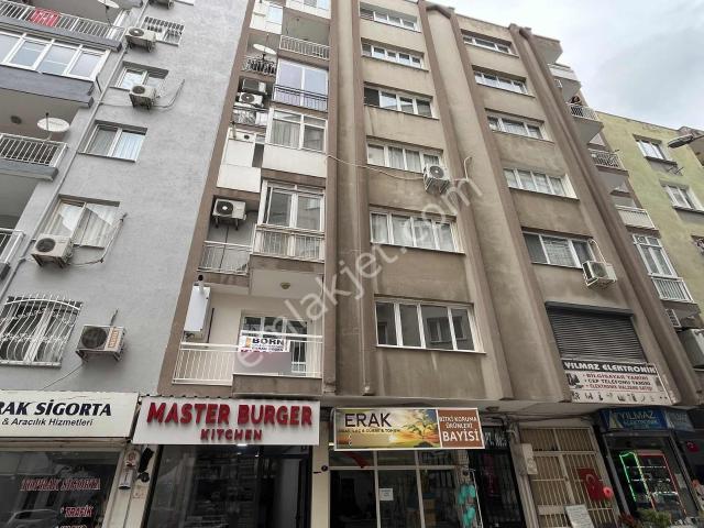 Bornova Merkezde Konforlu Yaşam Tadilatlı, Çift Cephe Kiralık3+1