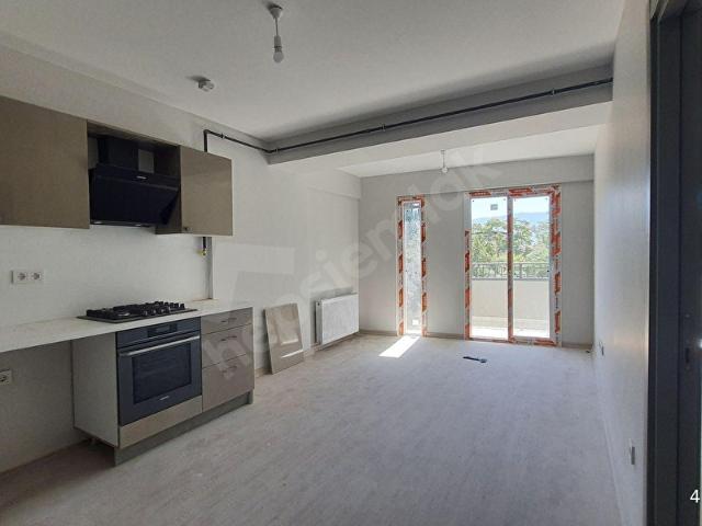 BORNOVA MERKEZDE SIFIR 2+1 SATILIK