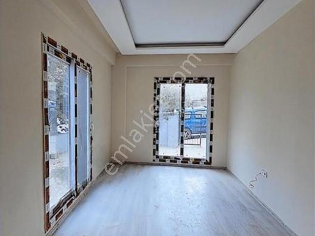 Bornova Merkeze Yürüme Mesafesinde Kızılay Da 2+1 Kapalı Mutfak