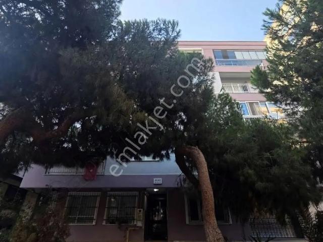 Bornova Metro Yakını 2+1 Otoparklı Küçükparkta Kiralık Daire