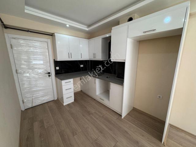 Bornova Mevlana Mahallesi'nde 1+1 Sıfır Kiralık Daire