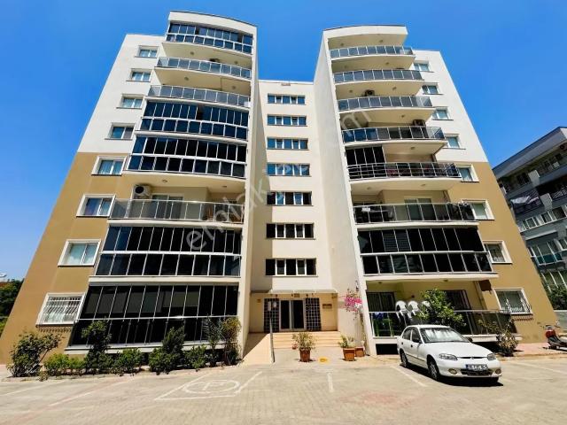 Bornova Mevlana Palmiye Sitesi'nde Özel Tasarım Lüks Daire