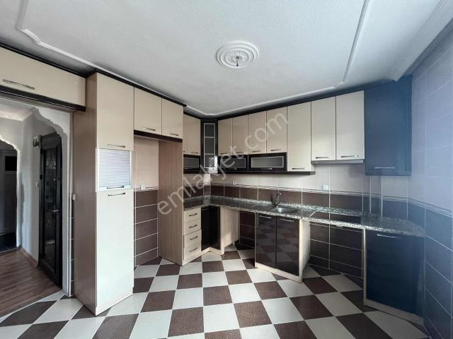 Bornova Naldöken'de Ara Kat Bakımlı Ve Ferah 2+1 Kiralık Daire