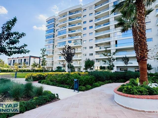 Bornova Narova 6'da Eşyalı Kiralık 2+1 Sosyal Olanaklı Daire
