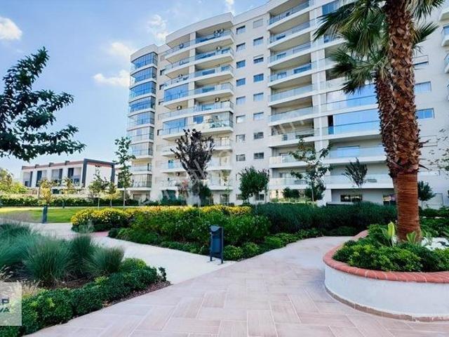 Bornova Narova 6'da Eşyalı Kiralık 2+1 Sosyal Olanaklı Daire