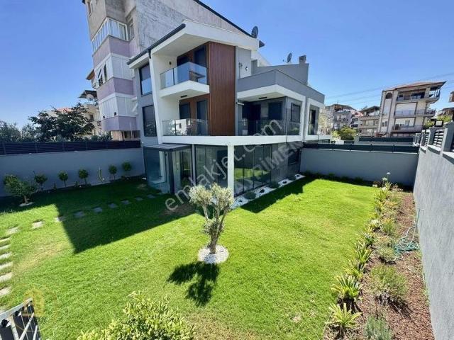 Bornova Atatürk Mah Teraslı Sıfır 4+1 Tripleks Satılık Villa