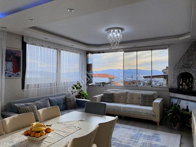 Bornova Atatürk Mah. 4+2 Lüks Deniz Manzaralı Satılık Villa