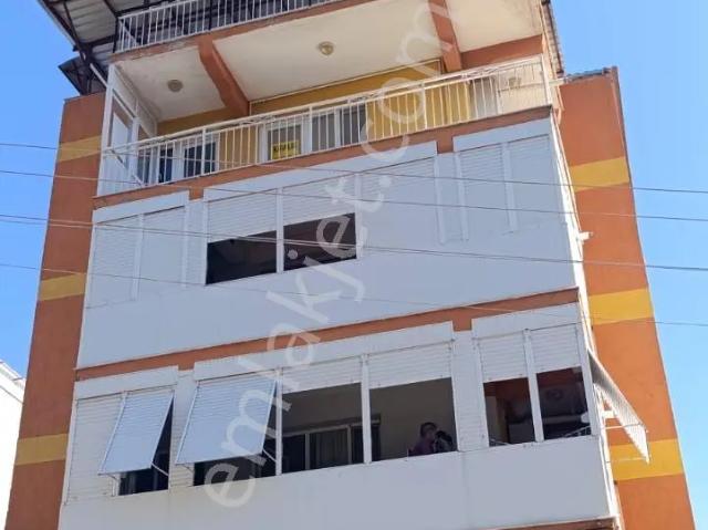 Bornova Atatürk Mahallesi 3+1 Manzaralı Geniş Kiralık Daire
