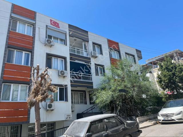 Bornova Atatürk Mahallesinde Satılık 3+1