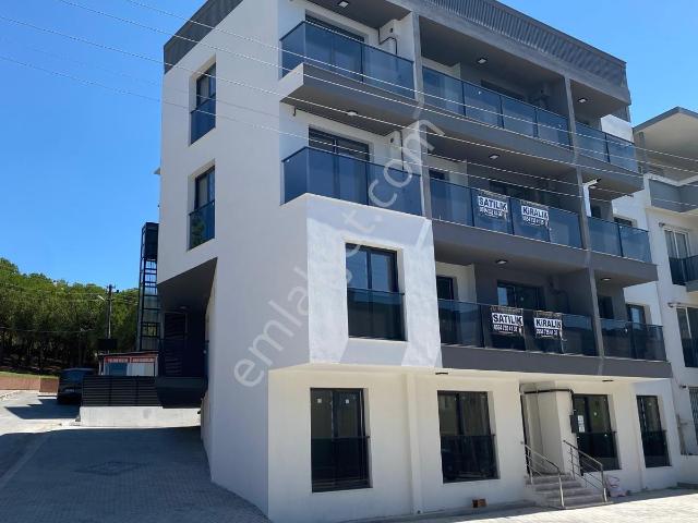 Bornova Atatürk Mahallesi'nde 1+1 Kiralık Daire