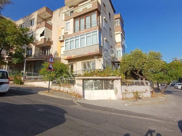 Bornova Atatürk Mahallesi'nde 3+1 Kiralık Daire