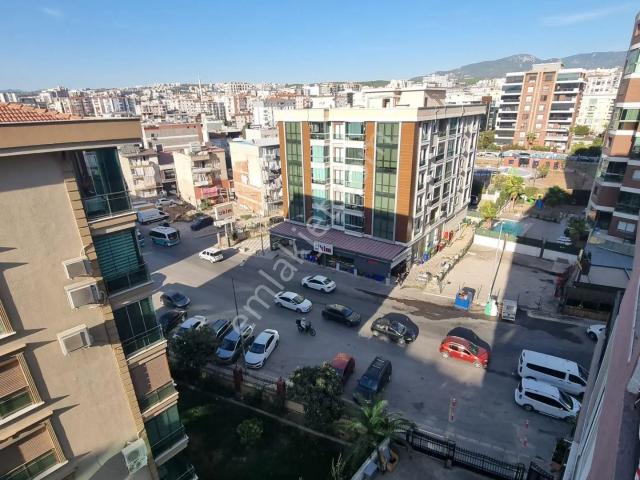 Bornova Avcılar Prestijde Fırsat Satılık Kiracısız Havuz Cepheli