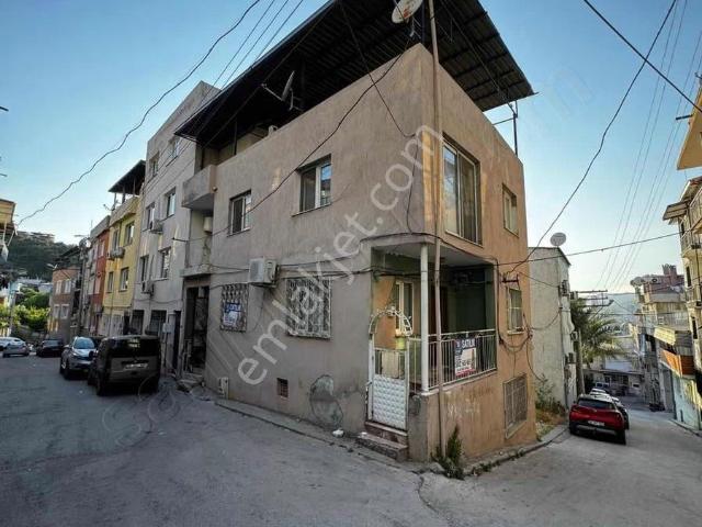 Bornova Altındağ' Da 3,5 Katlı Satılık Komple Müstakil Bina