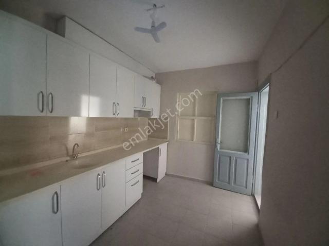 Bornova Altındağ'da Kiralık 2+1 Yüksek Giriş Daire