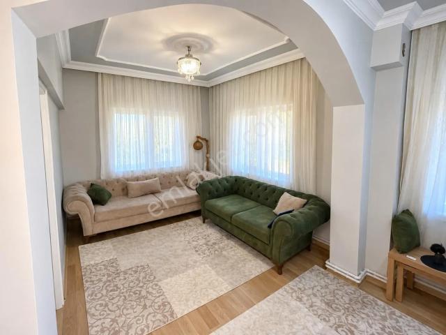Bornova Çamdibi'nde | Tadilatlı | 30 M² Teraslı | Kat Mülkiyetli
