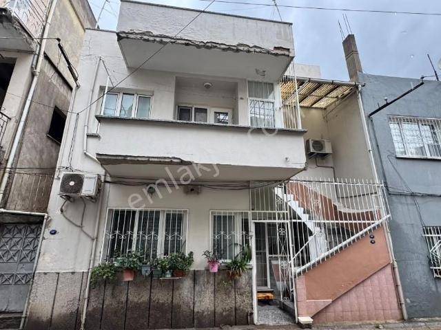 Bornova Çamdibinde Yatırım Değeri Yüksek İki Katlı Bina