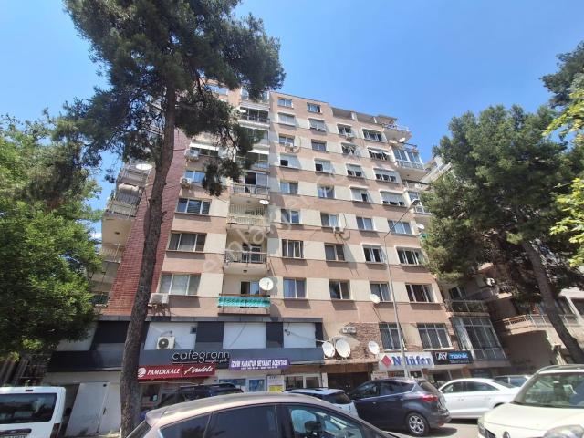 Bornova Büyük Park Karşısı Kiralık 3+1