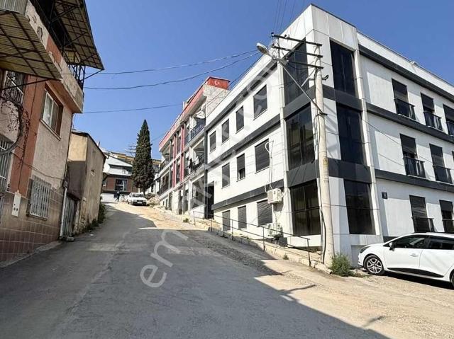 Bornova Da Yatırım Ve Oturuma Uygun Geniş 1+1 Daire
