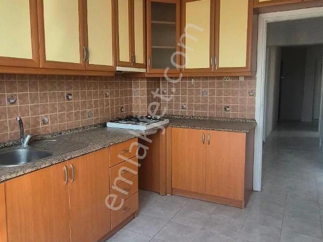 Bornova Da 3+1 Kiralık Doğalgazlı Daire