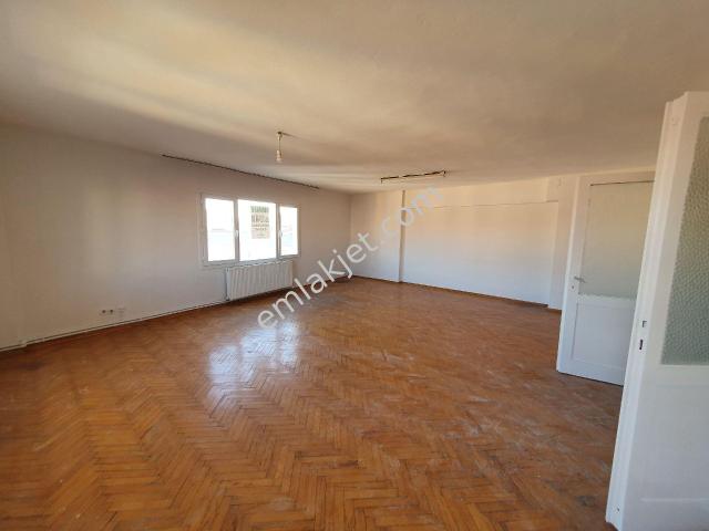 Bornova Da 4+1 Kiralık Yapılı Daire