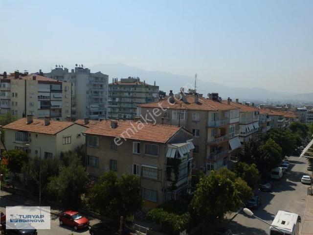 Bornova Evka3 Metro Karşısında Eşyalı Kiracılı 2+1 Satılık Daire