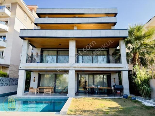 Bornova Evka 3 1.000 M2 8+2 Müstakil Havuzlu Satılık Villa