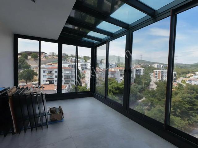 Bornova Evka 3 Site İçerisinde Lüks Dubleks 4+1 Kiralık Daire