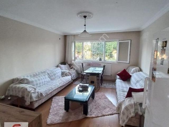 Bornova Evka 4 Mahallesinde Satılık 2+1 Kapalı Mutfak Daire
