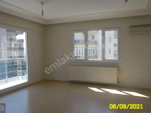 Bornova Evka 4'te Barbaros Caddesi 135 M2 Kiralık 3+1 Daire