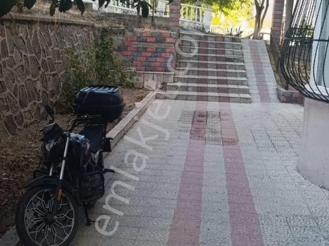 Bornova Evka 4'te Şehir Manzaralı Satılık 3+1 Daire