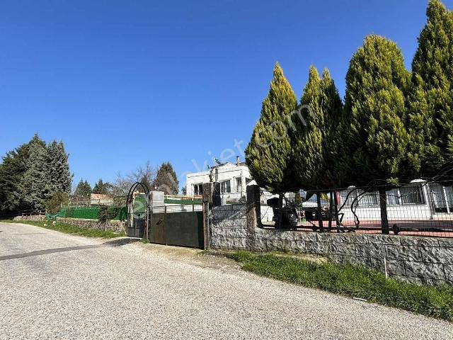 Bornova Çıçekliköy'de Kıralık 1 + 1 Daıre