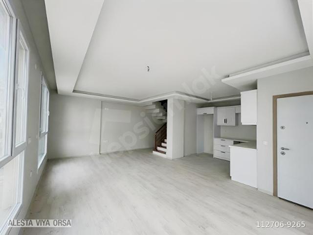 Bornova Ergene'de müstakil bahçeli 4+1 tripleks lüks villa