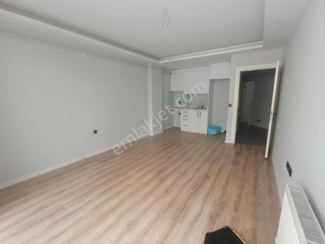 Bornova Erzene Mahallesinde Uygun 2+1 Kiralık Daire