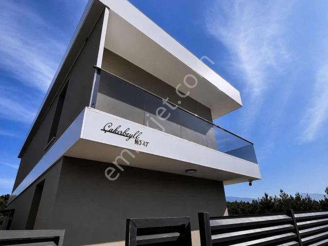Bornova Çiçekliköy'de Muhteşem 3+1 Lüks Villa