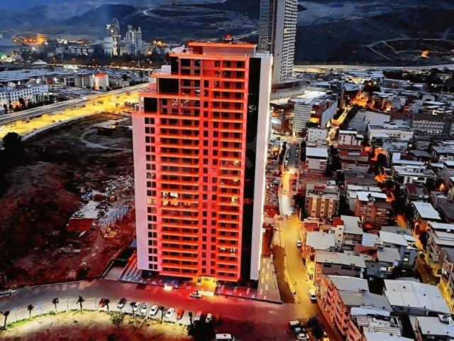 BORNOVA İKON LİVE BÜYÜK TİP 2+1 EBEVEYN BANYOLU SATILIK DAİRE