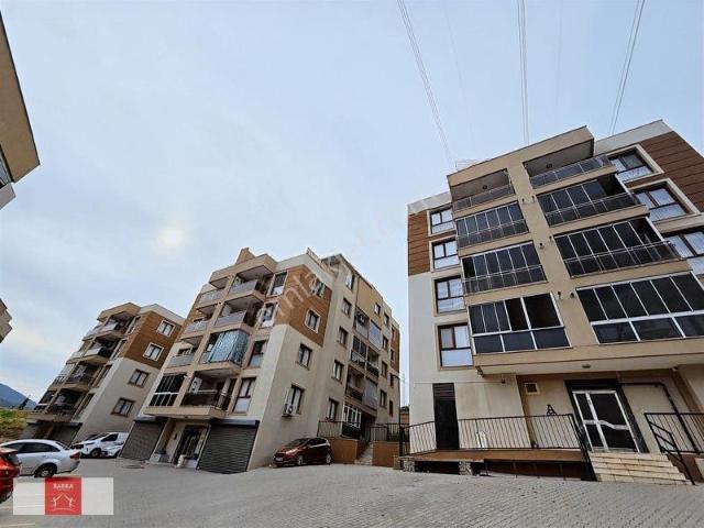 Bornova Işıkkent Sitesi 2+1 Otoparklı Doğalgazlı