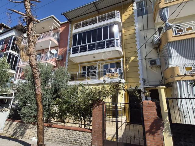 Bornova İnönü Mahallesi 3+1 Geniş Balkonlu Doğalgazlı Kiralık Daire