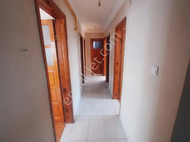 Bornova İnönü Mahallesi'nde 3+1 Aydınlık Kiralık Daire