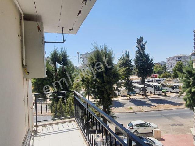 Bornova Küçük Park Ve Aşık Veysel Parkı Yakını 3+1 Kiralık Daire