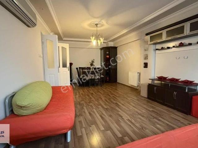 Bornova Küçükparkta Eşyalı 3+1 Doğalgazlı Kiralık Daire