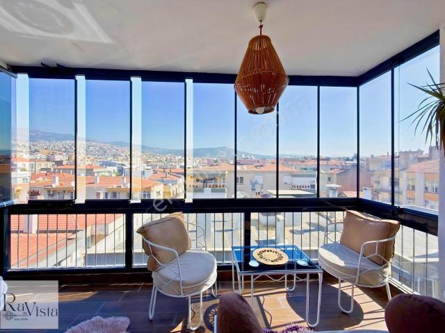 Bornova Küçükparkta 2+1 Kış Bahçeli Eşyalı Satılık Daire