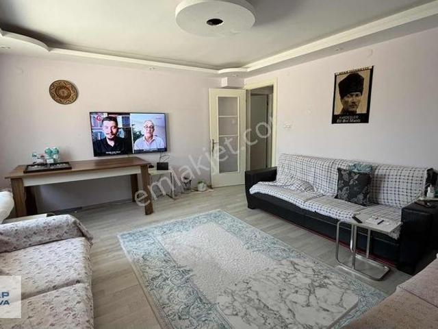 Bornova Kızılay Mah. Doğalgaz Kombili 2+1
