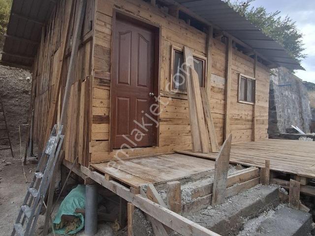 Bornova Karaçam'da Kiralık Ahşap Dağ Evi