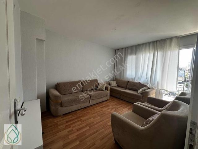 Bornova Karacaoğlan Mahallesinde Kiralık 2+1 Daire