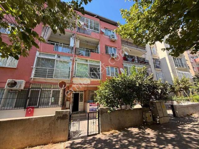 Bornova Kazımdirikte Merkezi Konumda Satılık 2+1 Daire