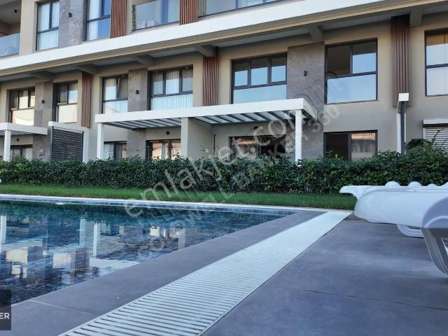 Bornova Pınarbaşı'nda Havuzlu Sitede Lüks 3+1 Dubleks Daire