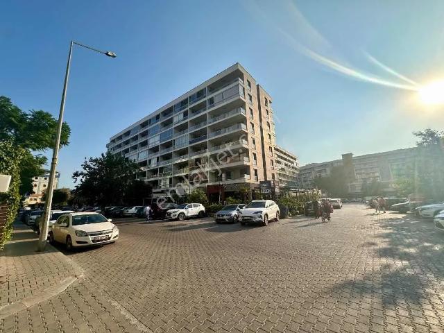 Bornova Trademark Studio'da Kiralık 1+1 Daire
