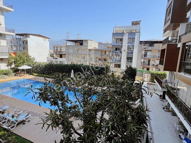 Bornova Veranova Sitesi'nde 2+1 Satılık Bahçeli Dubleks Daire