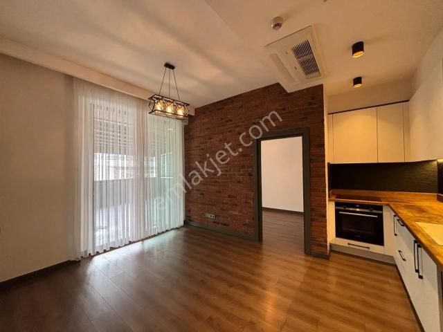 Bornova Yaşar Ünüversitesi Yakını 80m2 2+1 Kış Bahçeli Lüks Kiralık Daire!