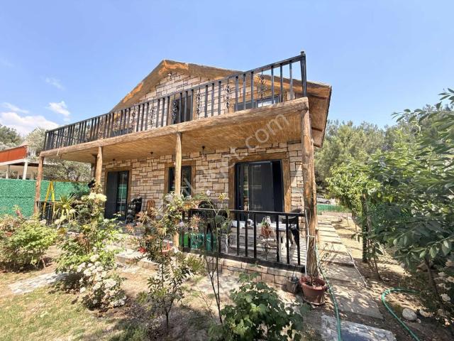 Bornova Yakaköy De 4+1 Satılık Villa